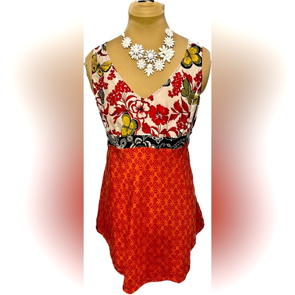 CAbi Dresses & Skirts - CAbi Silk Floral Mini Dress